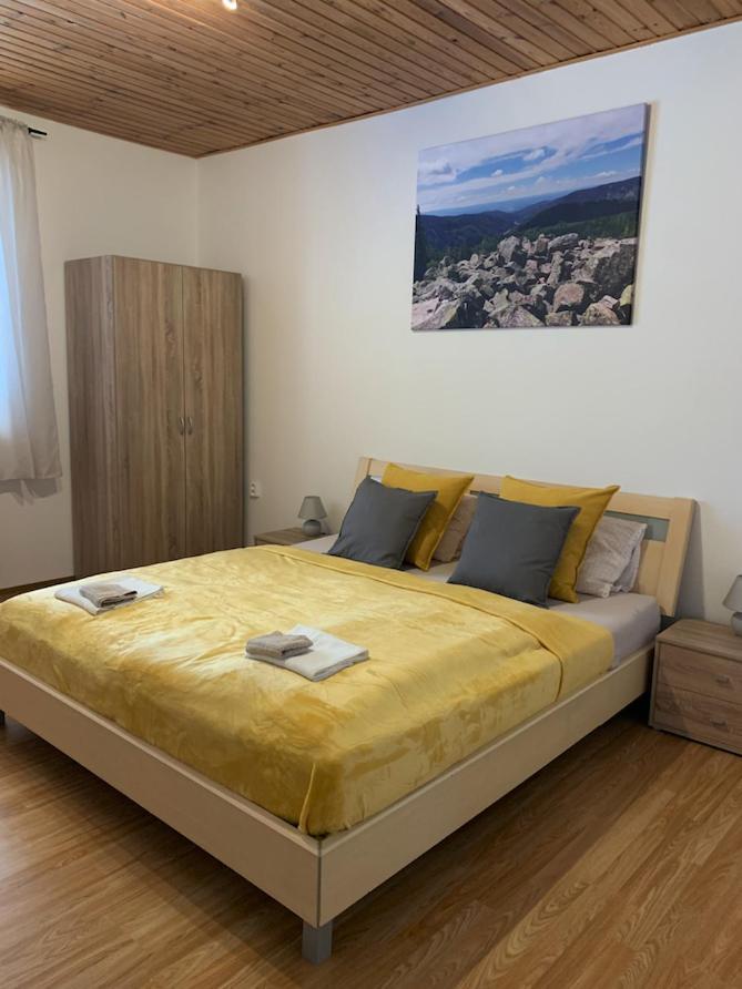Ferienwohnung U Kubinu Jáchymov Exterior foto